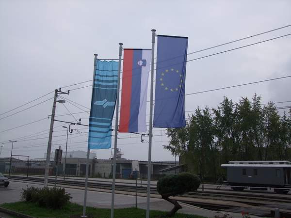 150 let življenja in razvoja ob železni cesti 
